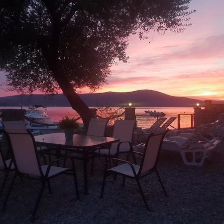 Beach Apartments Tivat Ngoại thất bức ảnh