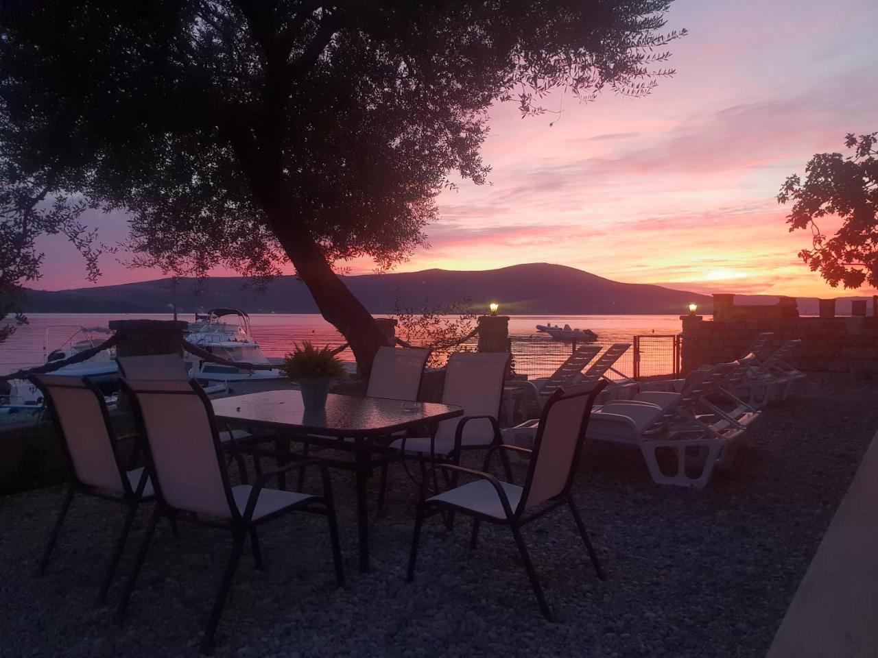 Beach Apartments Tivat Ngoại thất bức ảnh